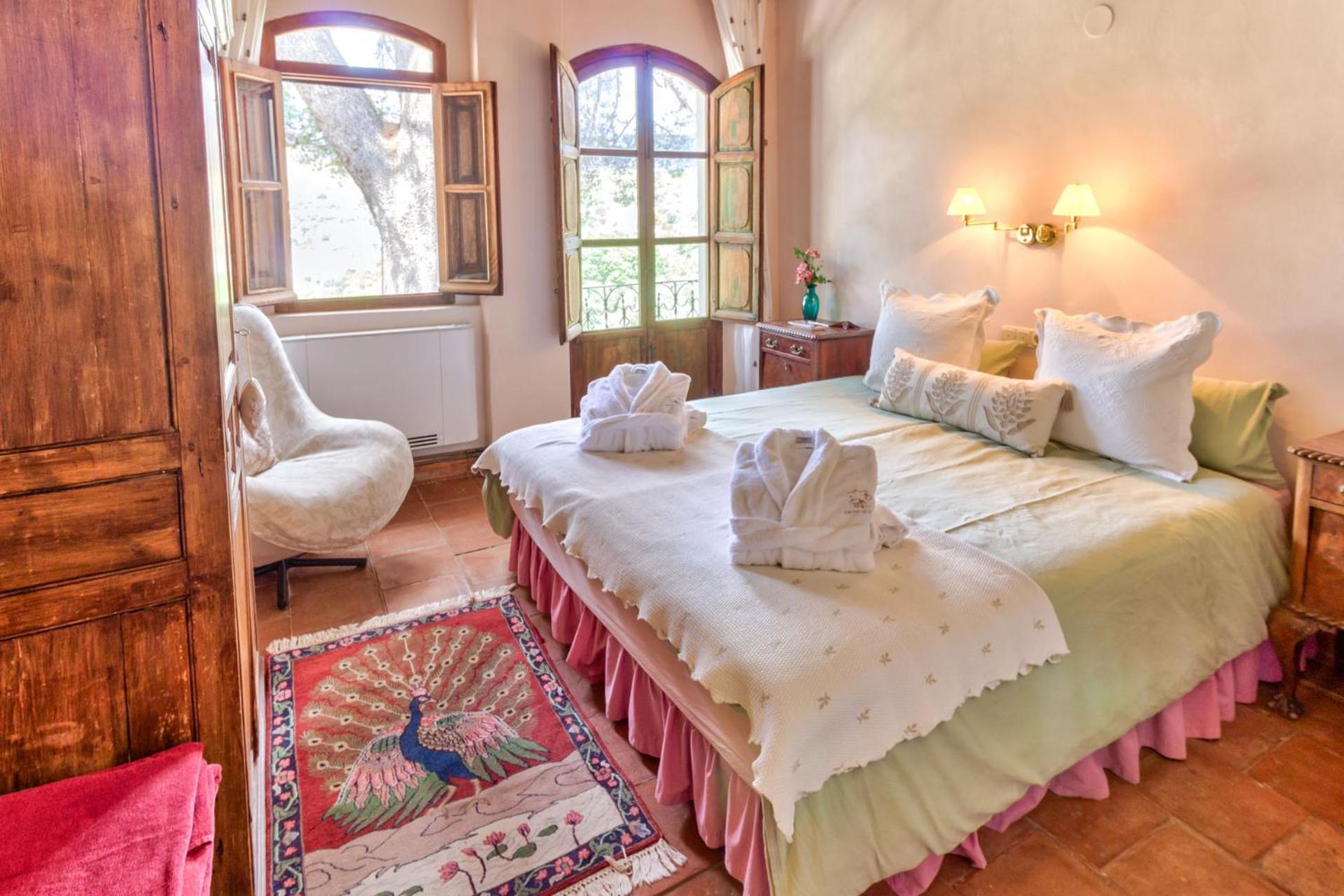 Bed and Breakfast Cortijo El Pino Retreat Альбуньюэлас Экстерьер фото