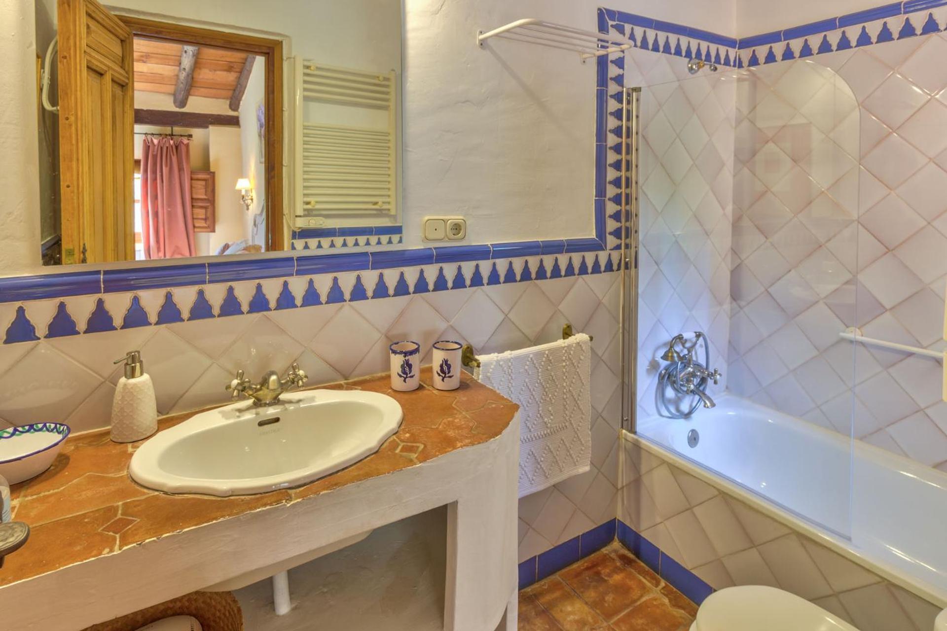 Bed and Breakfast Cortijo El Pino Retreat Альбуньюэлас Экстерьер фото
